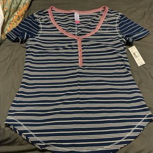 Cute top NWT size M (7-9) no boundaries brand